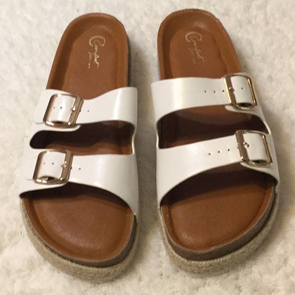 comfort Shoes - casual white buckles slip on sandals size 10 NWOB